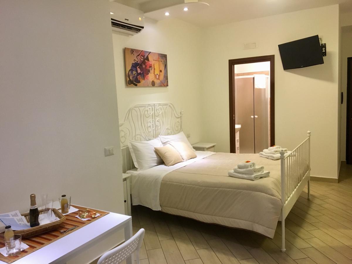 Holiday Garibaldi Napoli Bed and Breakfast Εξωτερικό φωτογραφία