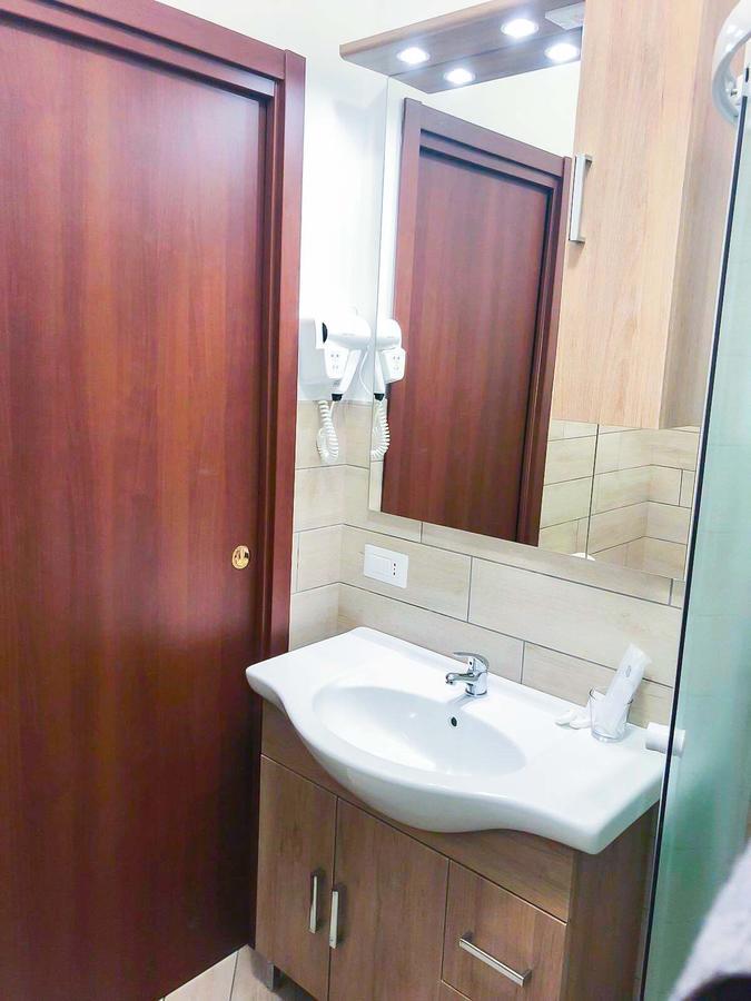Holiday Garibaldi Napoli Bed and Breakfast Εξωτερικό φωτογραφία