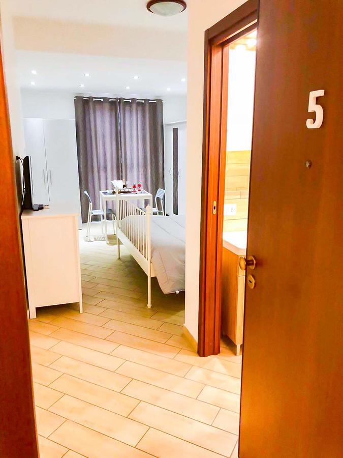 Holiday Garibaldi Napoli Bed and Breakfast Εξωτερικό φωτογραφία